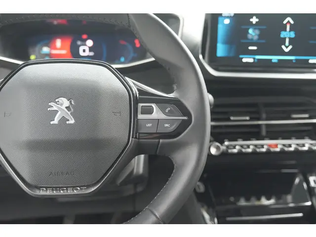 Peugeot 208 PureTech 100 Allure 2022 Benzine 33