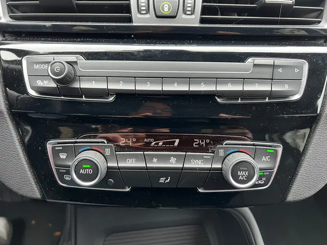 BMW X1 SDrive18i Executive Automaat 2020 Benzine 22
