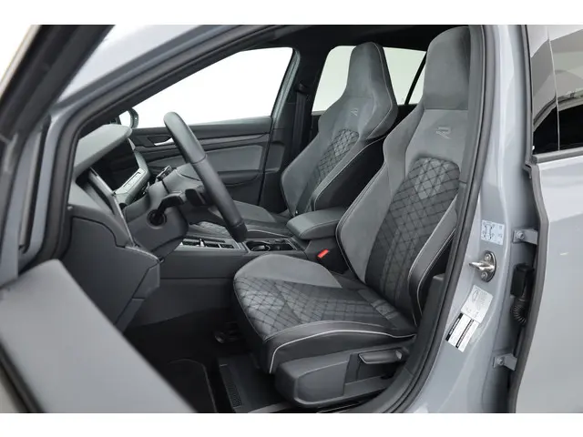 Volkswagen Golf 1.5 eTSI R-Line 2022 Benzine 3