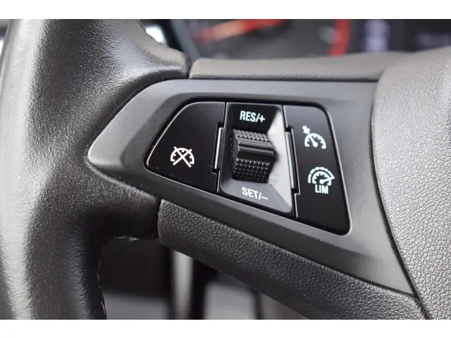 Opel Corsa 1.4 Automaat Online Edition 2019 Benzine 25