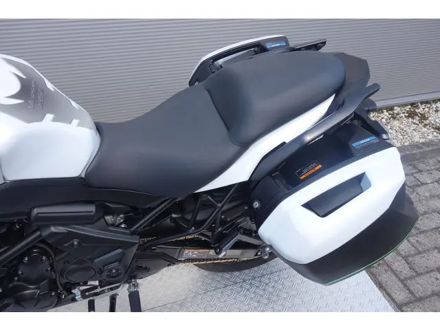 Kawasaki Versys 650 GRAND TOURER 2018 Benzine 22