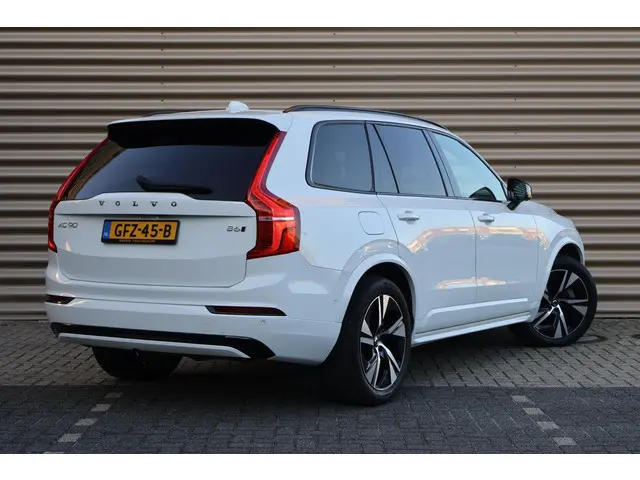 Volvo XC90 B6 AWD R-Design 2022 Benzine 2