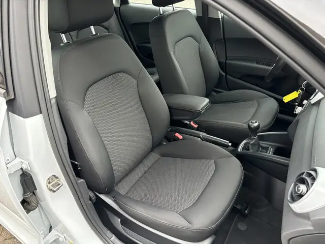 Audi A1 Sportback 1.2 TFSI Admired 2014 Benzine 36