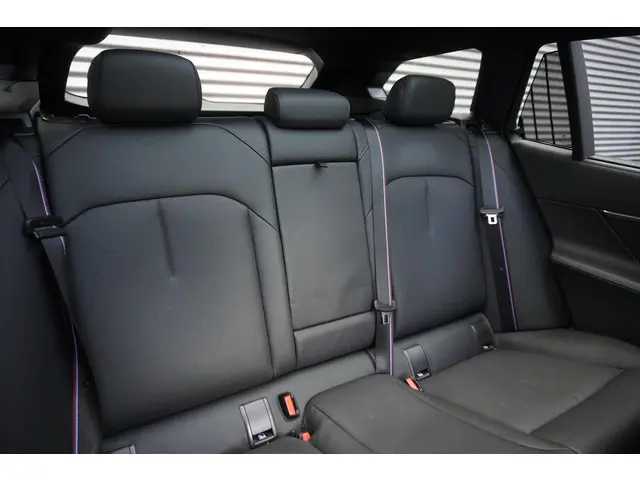 BMW 5 Serie Touring 550e xDrive 2025 Hybride Benzine 10