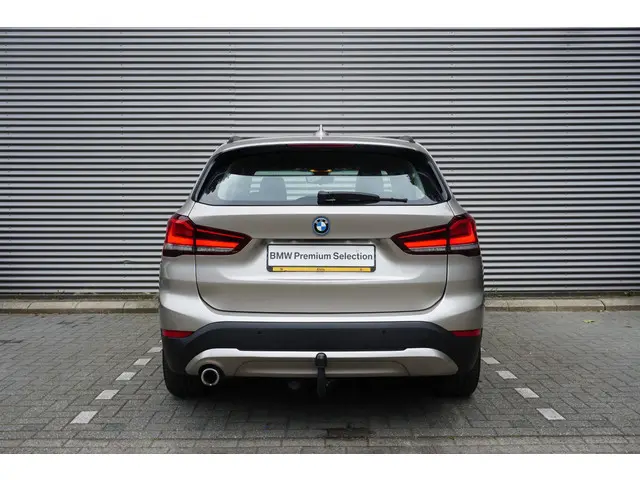 BMW X1 xDrive25e 2022 Hybride Benzine 5