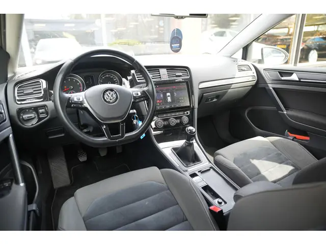 Volkswagen Golf 1.2 TSI Highline 2013 Benzine 2
