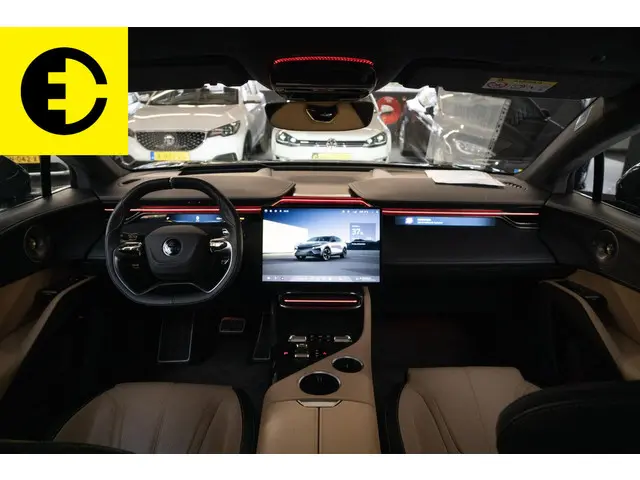 Lotus Eletre EDS 675 R 4WD 112 kWh 2024 Elektrisch 24