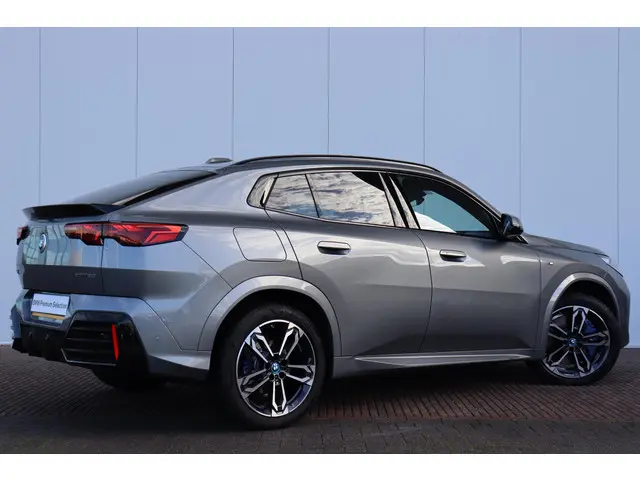 BMW iX2 xDrive30 67 kWh 2024 Elektrisch 6