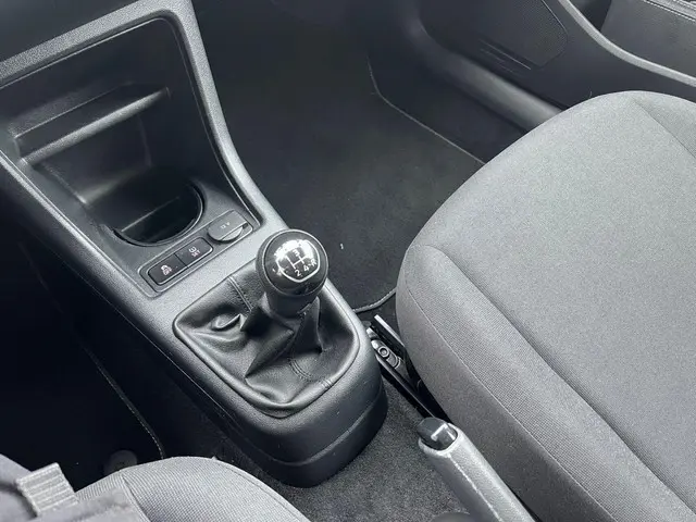 Volkswagen up! 1.0 BMT move up! 2019 Benzine 24