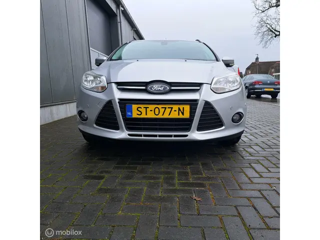 Ford Focus Wagon 1.0 EcoBoost Titanium 2013 Benzine 6
