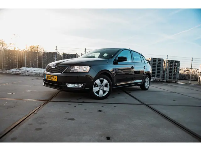 Škoda Rapid Spaceback 1.2 TSI JOY Plus 2016 Benzine 31