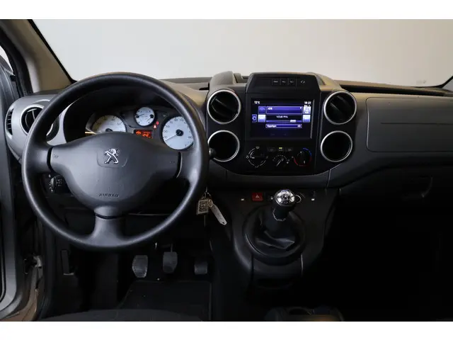 Peugeot Partner Tepee PT 110 Active 2018 Benzine 31