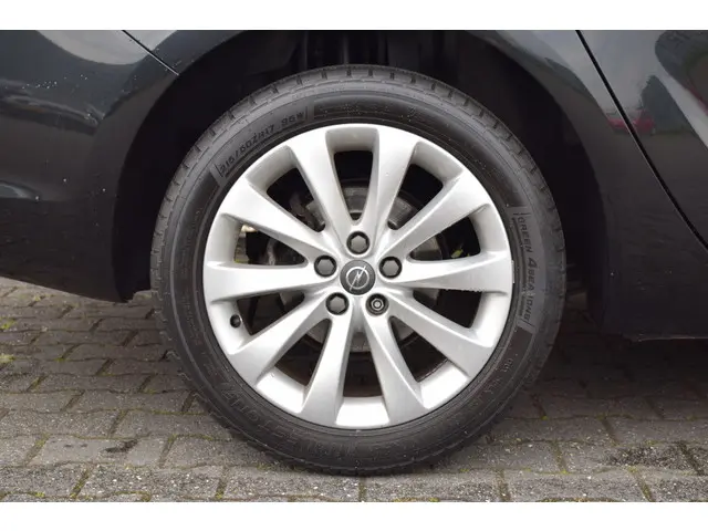 Opel Astra Sports Tourer 1.4 Turbo Sport 2013 Benzine 18