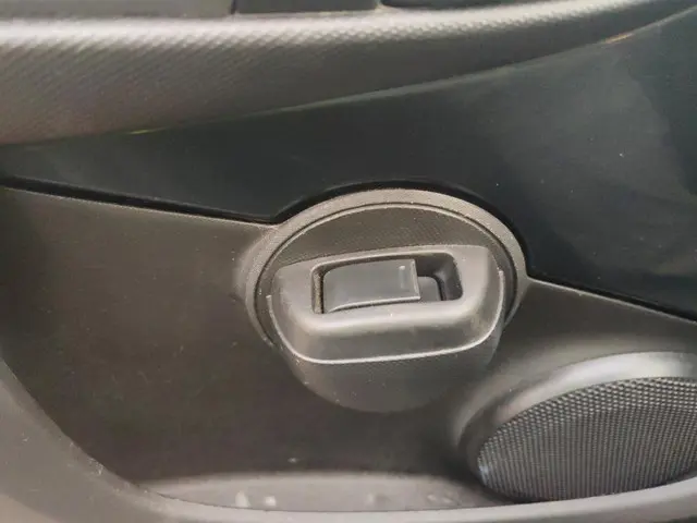 Peugeot 107 1.0 Sportium/FACELIFT/LED 2013 Benzine 13