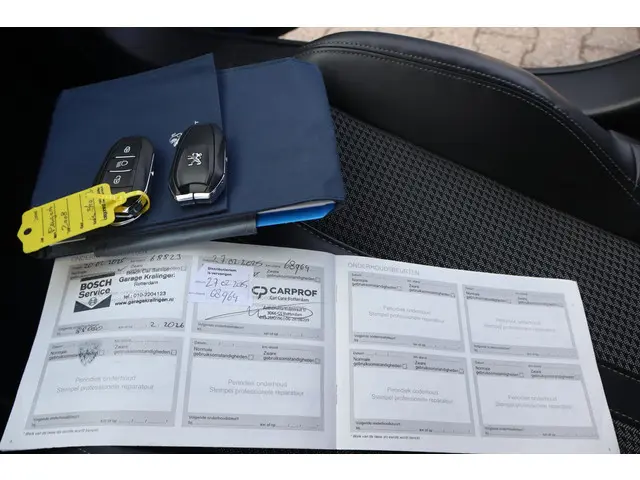 Peugeot 2008 1.2 PureTech GT 2021 Benzine 3