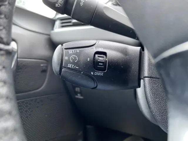 Peugeot 208 1.2 VTi Allure 2013 Benzine 13