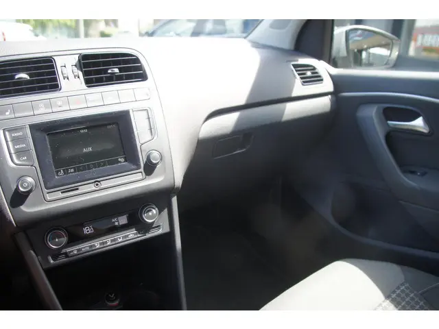 Volkswagen Polo 1.0 Trendline 2014 Benzine 15