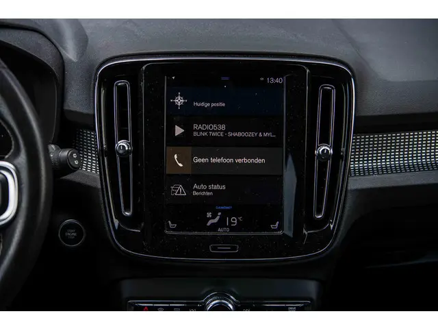 Volvo XC40 T4 190pk Geartronic R-Design 2019 Benzine 12