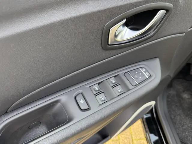 Renault Captur 0.9 TCe Zen 2017 Benzine 12