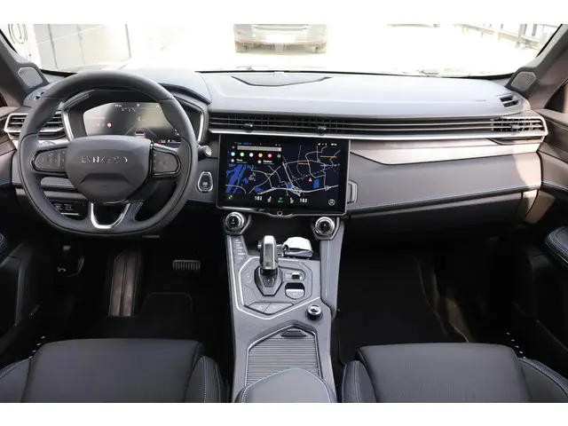 Lynk & Co 01 1.5 2023 Hybride Benzine 23