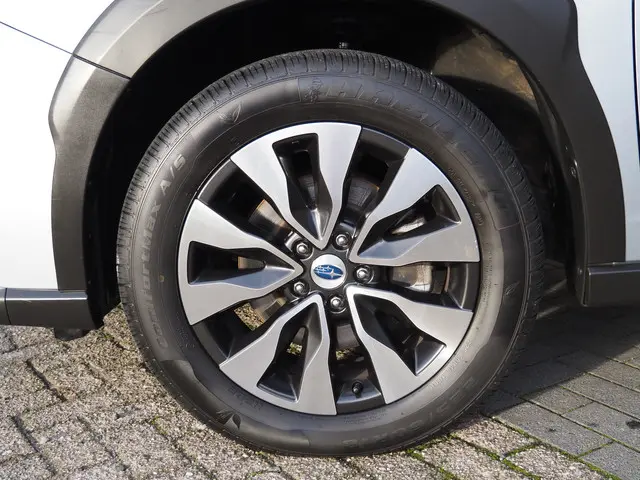 Subaru Outback 2.5i Premium AWD 2023 Benzine 17