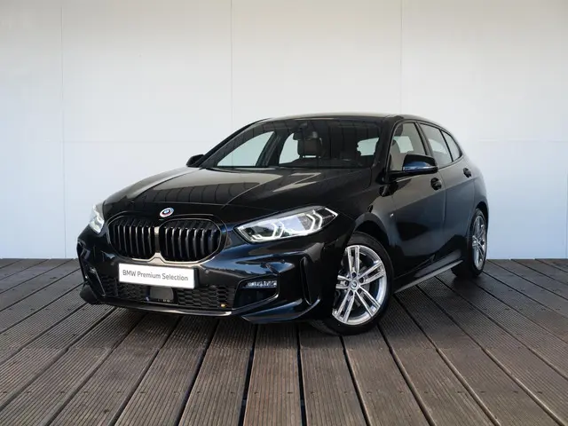 BMW 1 Serie 120i 2022 Benzine 33