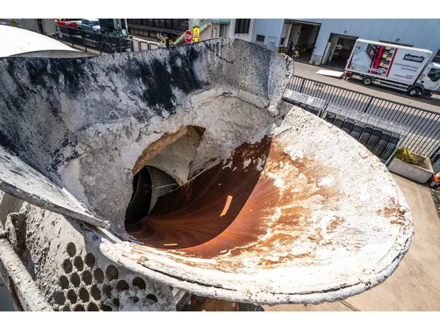 MAN TGS 32 360 BB+ LIEBHERR 9m3 2015 Diesel 8