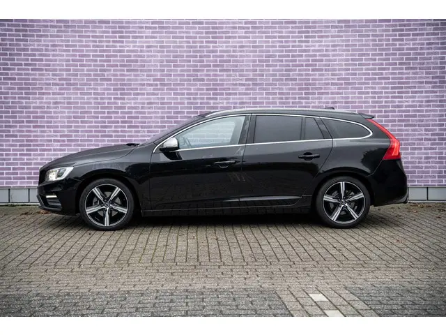 Volvo V60 2.0 T4 Business Sport 2018 Benzine 4