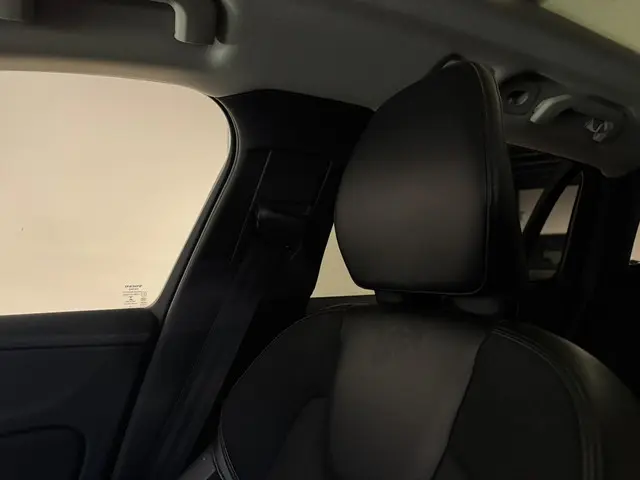 Volvo V60 2.0 D4 Momentum PANO CAM KEYLESS 2018 Diesel 32