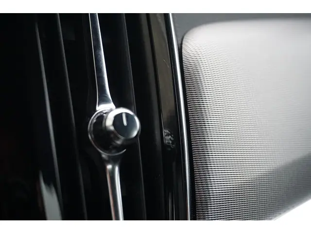 Volvo V90 2.0 B4 R-Design 2021 Benzine 35