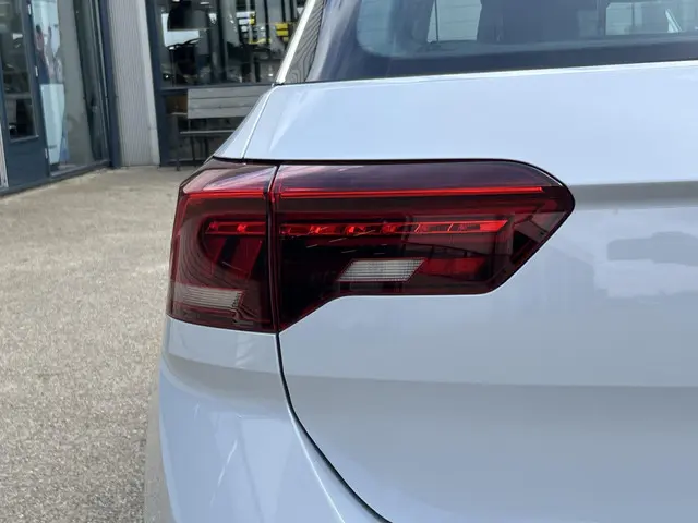 Volkswagen T-Roc 1.5 TSI Style 2019 Benzine 53