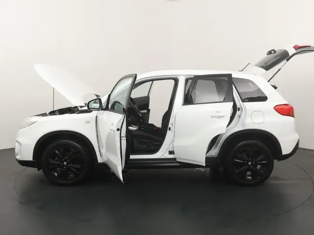 Suzuki Vitara 1.6 Black&White Exclusive 2016 Benzine 18