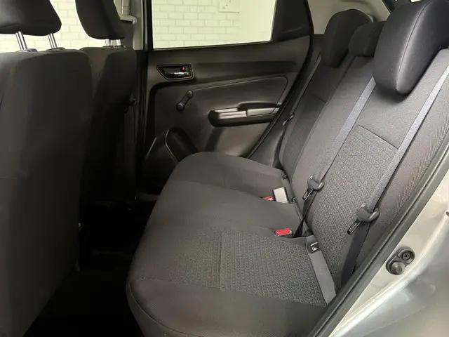 Suzuki Swift 1.2 Select Smart Hybrid 2021 Benzine 19