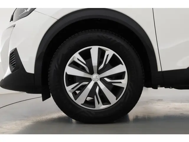 Peugeot 2008 1.2 PureTech Active 2021 Benzine 37