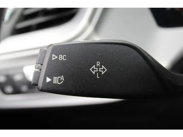 BMW 1 Serie 118i//Navi//Carplay//Trekhaak!! 2019 Benzine 11