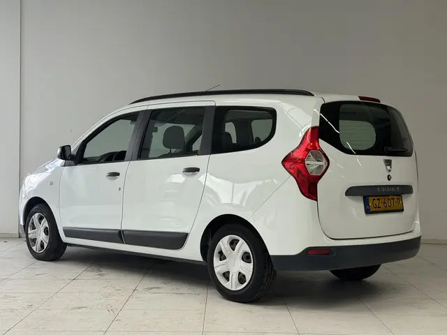 Dacia Lodgy 1.2 TCe Ambiance 7p. 2015 Benzine 8