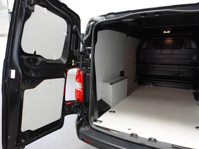 Peugeot Expert 2.0 BlueHDI 145PK L3 2023 Diesel 32