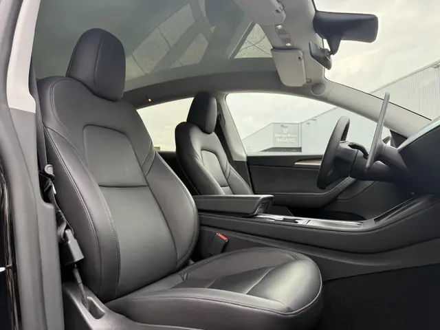 Tesla Model Y Long Range AWD Dual 2024 Elektrisch 13