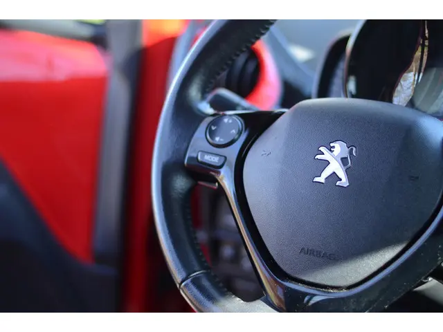 Peugeot 108 1.0 e-VTi GT-Line 2019 Benzine 6