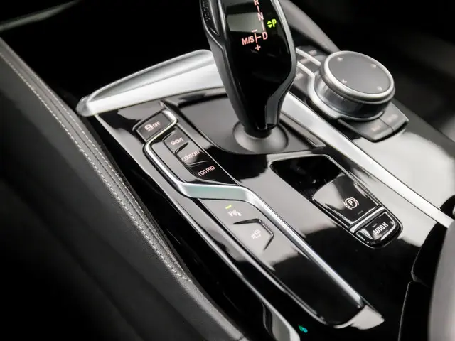 BMW 5 Serie Touring 530i xDrive M Sport 2023 Benzine 35