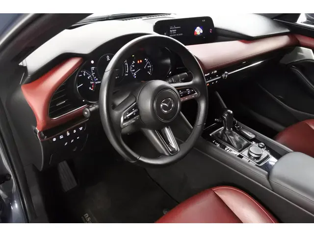 Mazda 3 2.0 X 180pk AWD Automaat Luxury 2019 Benzine 13
