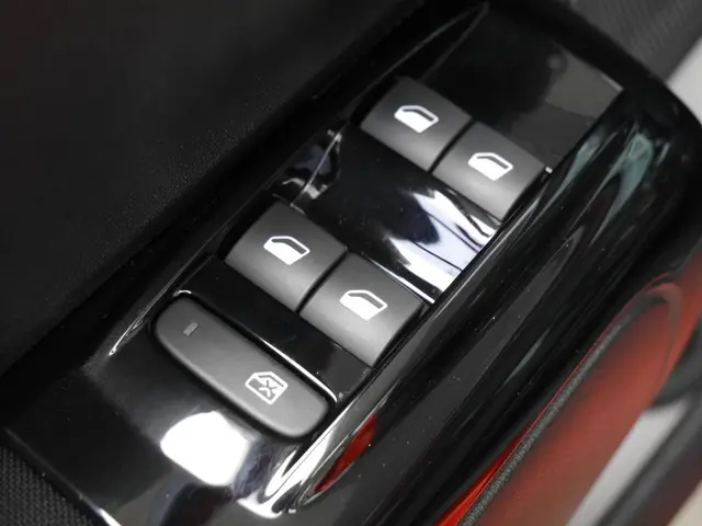 Citroën C3 1.2 PureTech Automaat Shine 2017 Benzine 19