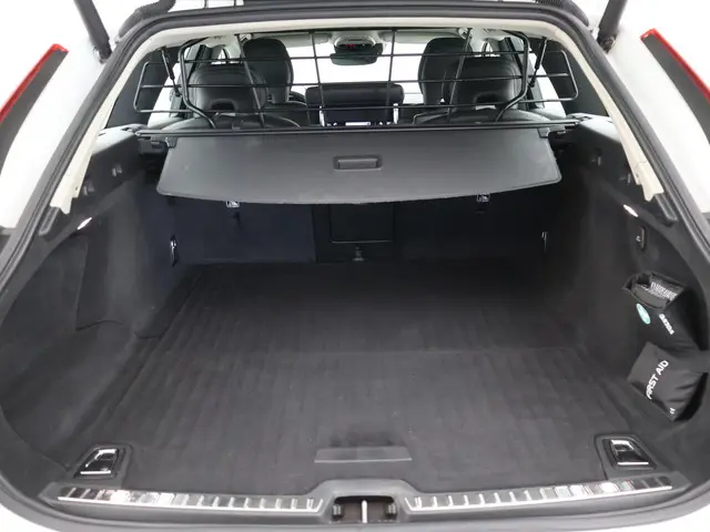 Volvo V90 2.0 T4 190 PK AUT. 2019 Benzine 18