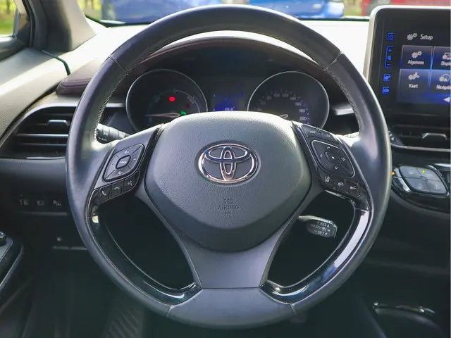 Toyota C-HR 1.8 Hybrid Executive 2017 Hybride Benzine 9