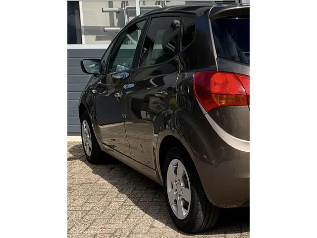 Kia Venga 1.4 CVVT Plus Pack 2013 Benzine 8