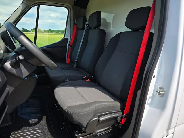 Renault Master T35 2.3 dCi Lowliner 2023 Diesel 19