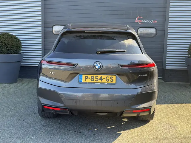 BMW iX xDrive50 High Executive 112 kWh 2022 Elektrisch 6