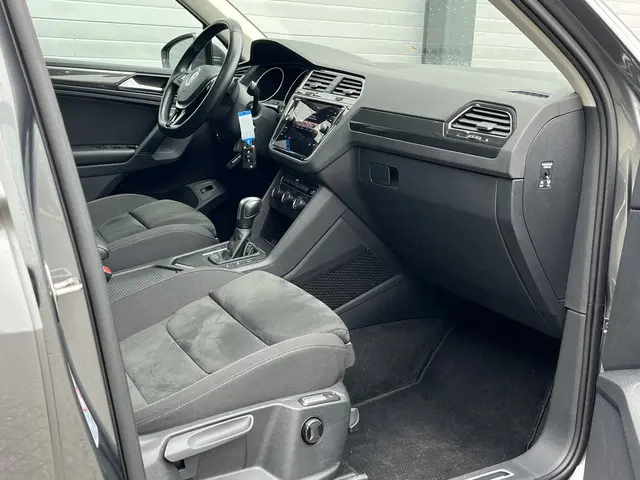 Volkswagen Tiguan 1.5 TSI ACT Highline 2020 Benzine 23