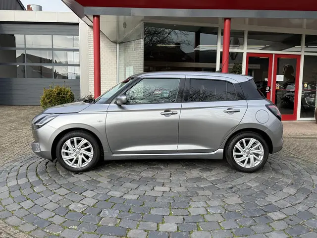 Suzuki Swift 1.2 Select Smart Hybrid 2024 Benzine 2