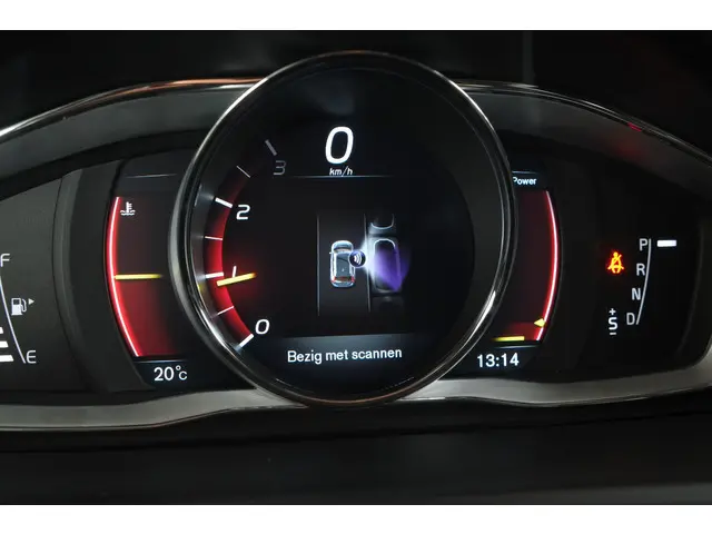 Volvo V60 2.0 T4 R-Design 2018 Benzine 18